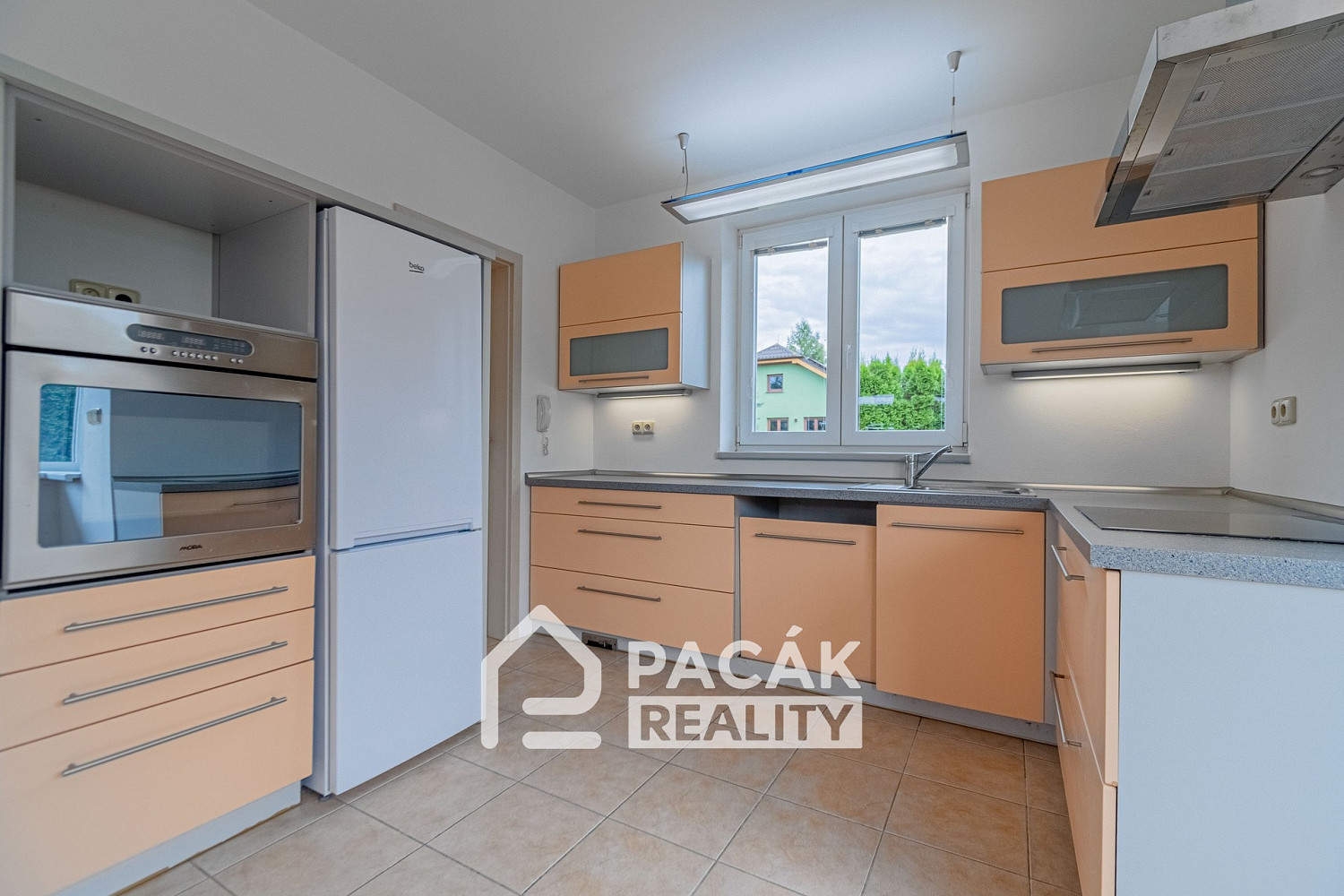 Prodej domu 130 m² s pozemkem 925 m² — photo 2