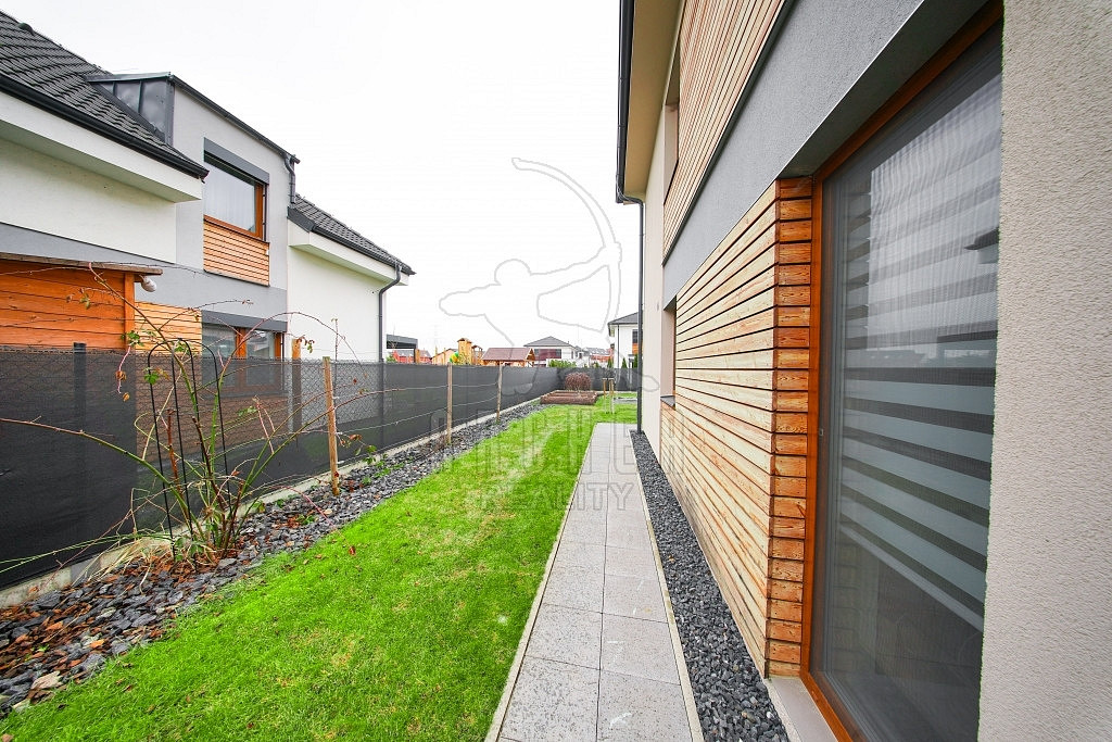 Prodej domu 168 m² s pozemkem 472 m² – fotografie 2