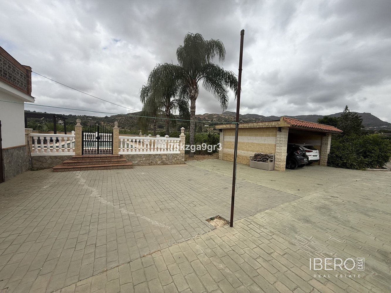 Prodej domu 228 m² s pozemkem 8 400 m² — photo 2