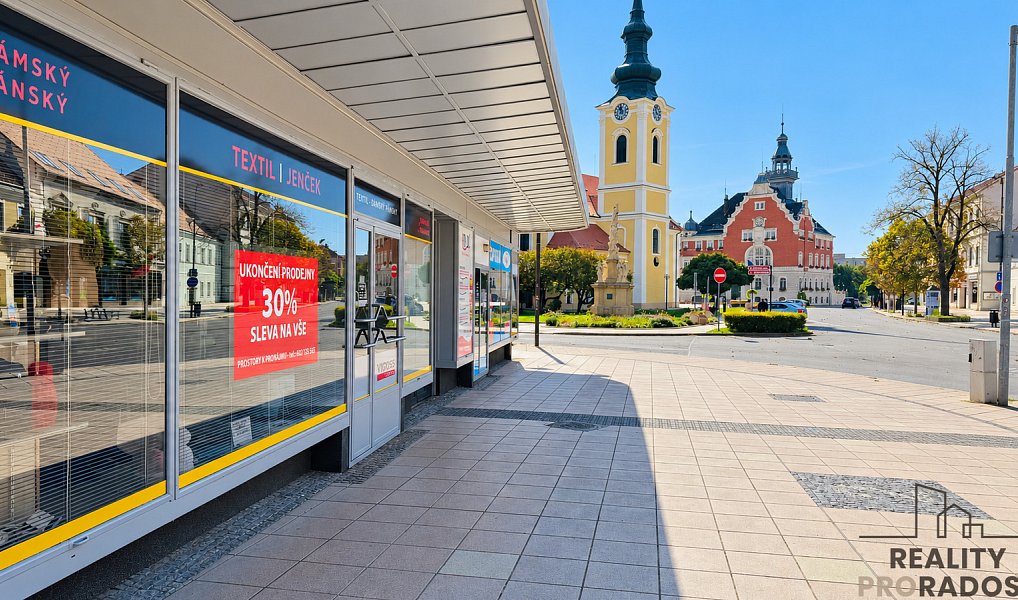 Pronájem obchodních prostor 121 m², Hodonín – náhled fotky 2