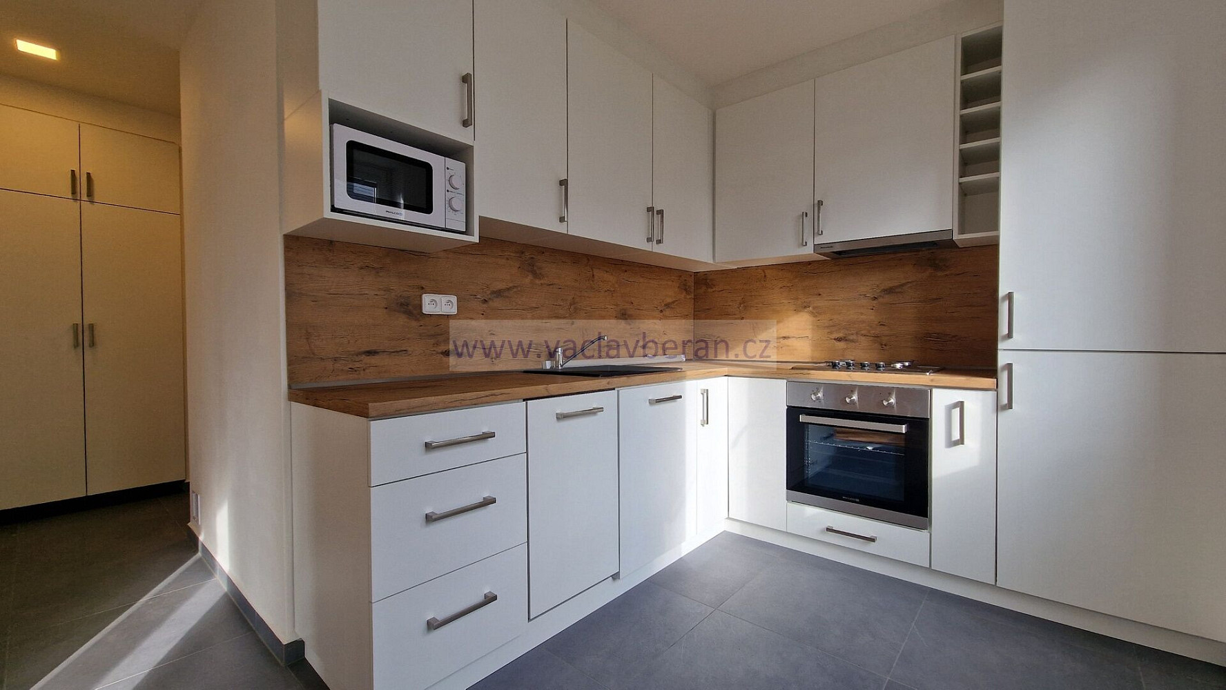 Pronájem bytu 1+1 34 m² — photo 2