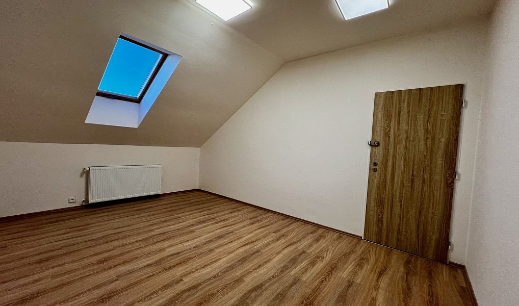 Pronájem bytu 4+kk 109 m², Kounice – náhled fotky 12