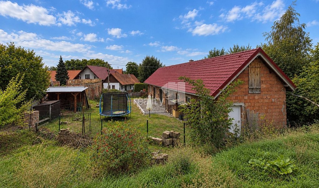 Prodej domu 114 m² s pozemkem 1 800 m², Vinary – náhled fotky 35