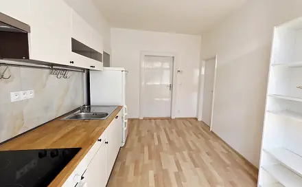 Pronájem bytu 3+1 80 m², Schwarzova, Plzeň - Jižní Předměstí