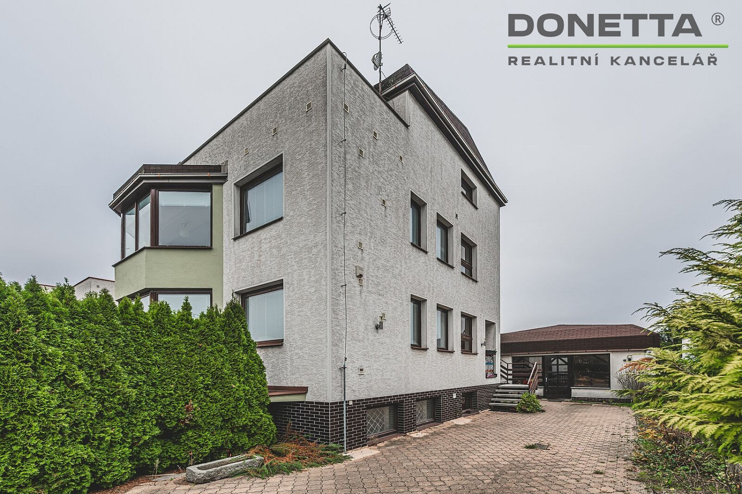 Prodej domu 240 m² s pozemkem 738 m² – fotografie 2