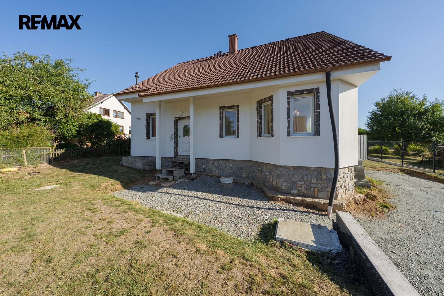 Prodej domu 174 m² s pozemkem 586 m² – fotografie 2