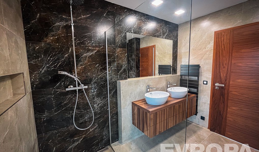 Pronájem domu 205 m² s pozemkem 485 m², Pardubice – náhled fotky 11