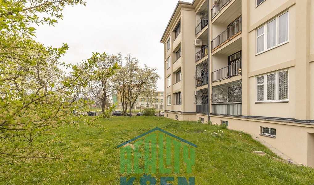Prodej bytu 3+1 93 m², Praha – náhled fotky 2
