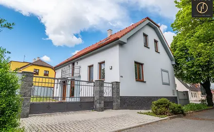 Prodej domu 209 m² s pozemkem 630 m², Svépomoc, Kladno - Kročehlavy