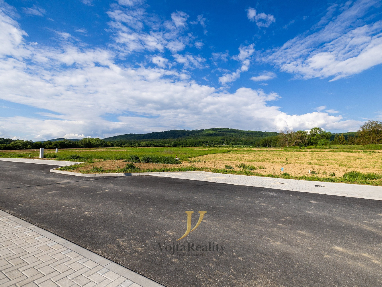 Prodej stavebního pozemku 752 m² – fotografie 5