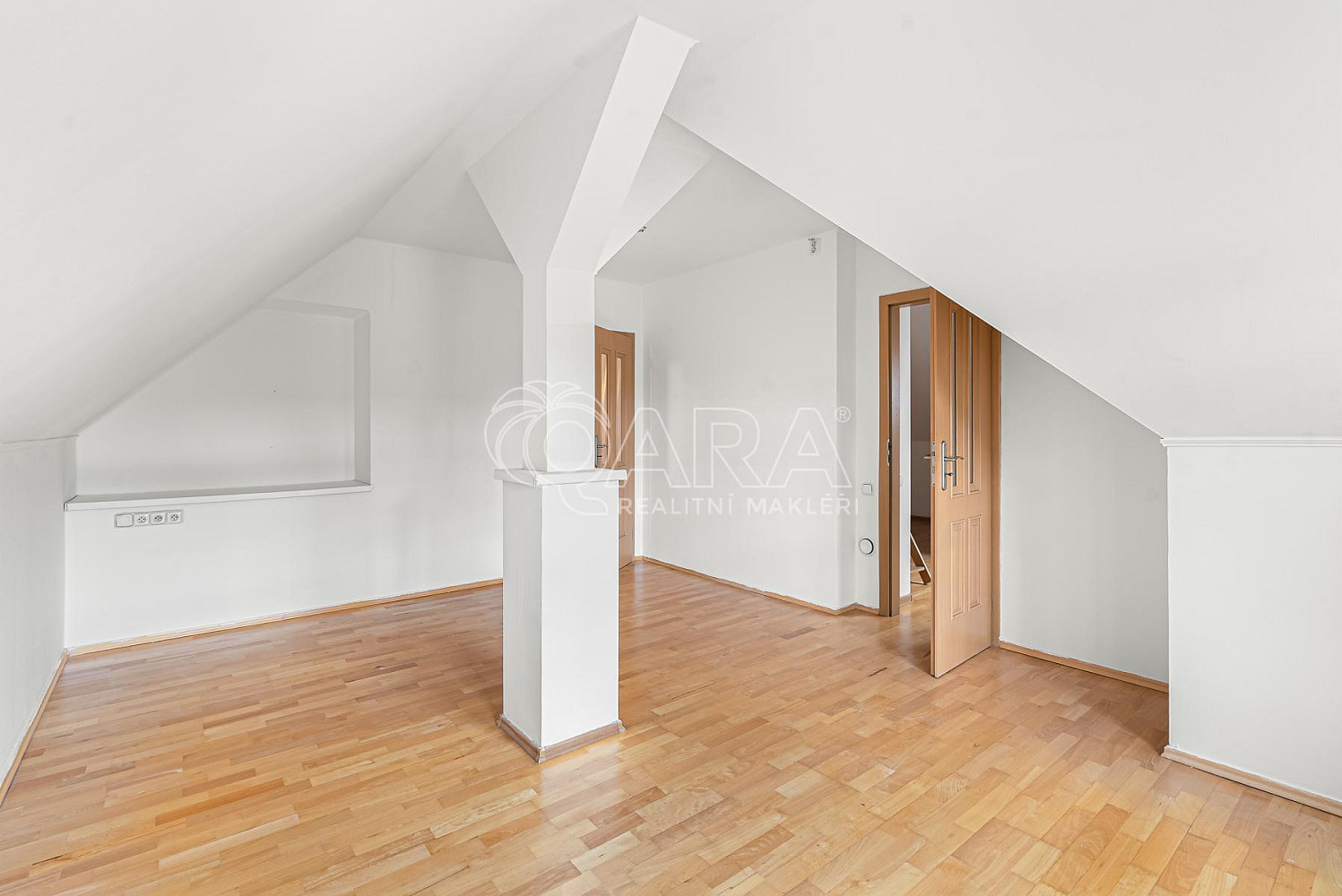 Prodej domu 343 m² s pozemkem 744 m² – fotografie 5