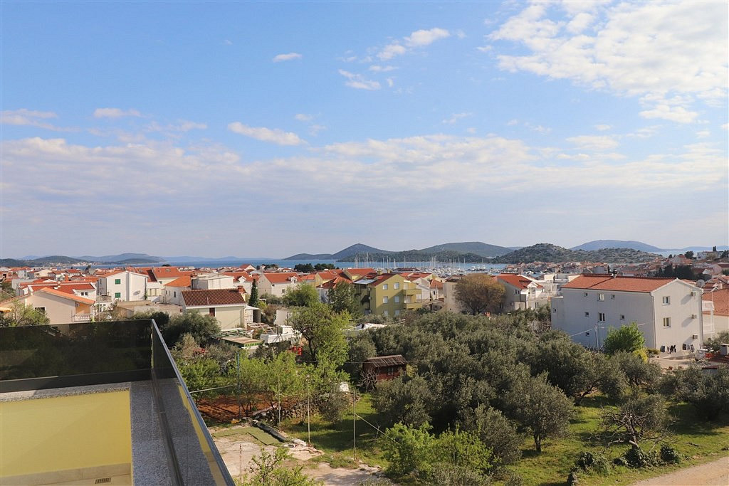 Prodej domu 221 m² s pozemkem 450 m² — photo 3
