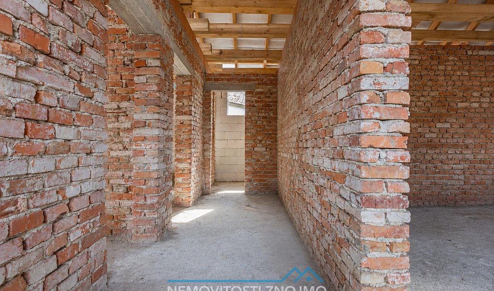 Prodej domu 200 m² s pozemkem 463 m², Vracovice – náhled fotky 14