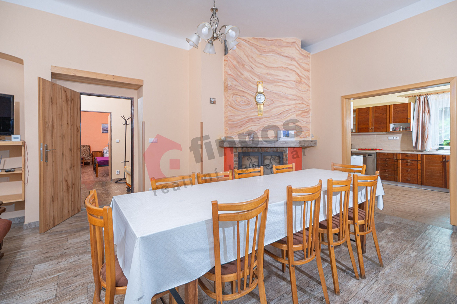 Prodej ubytovacího objektu 370 m² – fotografie 5