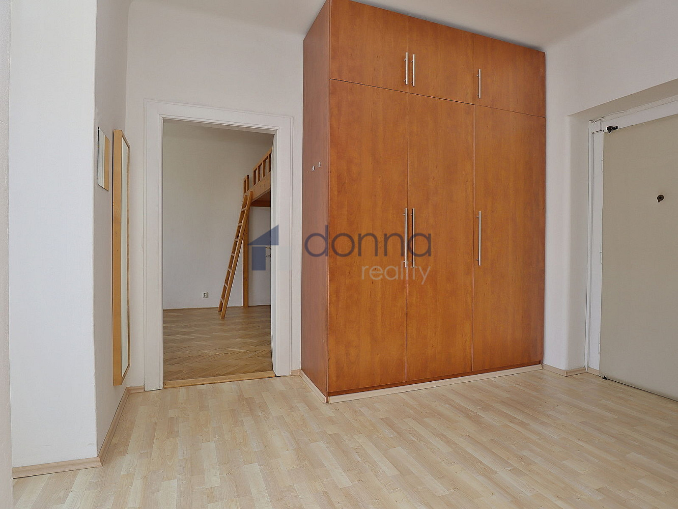 Pronájem bytu 2+kk 58 m² — photo 2