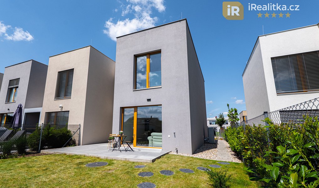 Prodej domu 110 m² s pozemkem 298 m², Praha – náhled fotky 2