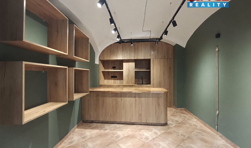 Pronájem obchodních prostor 23 m², Slaný – náhled fotky 2