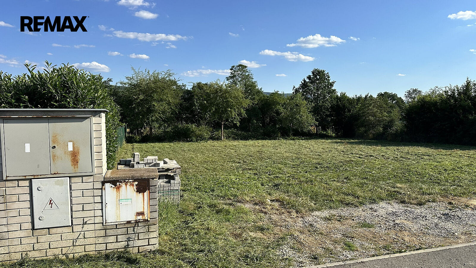 Prodej stavebního pozemku 981 m² – fotografie 4