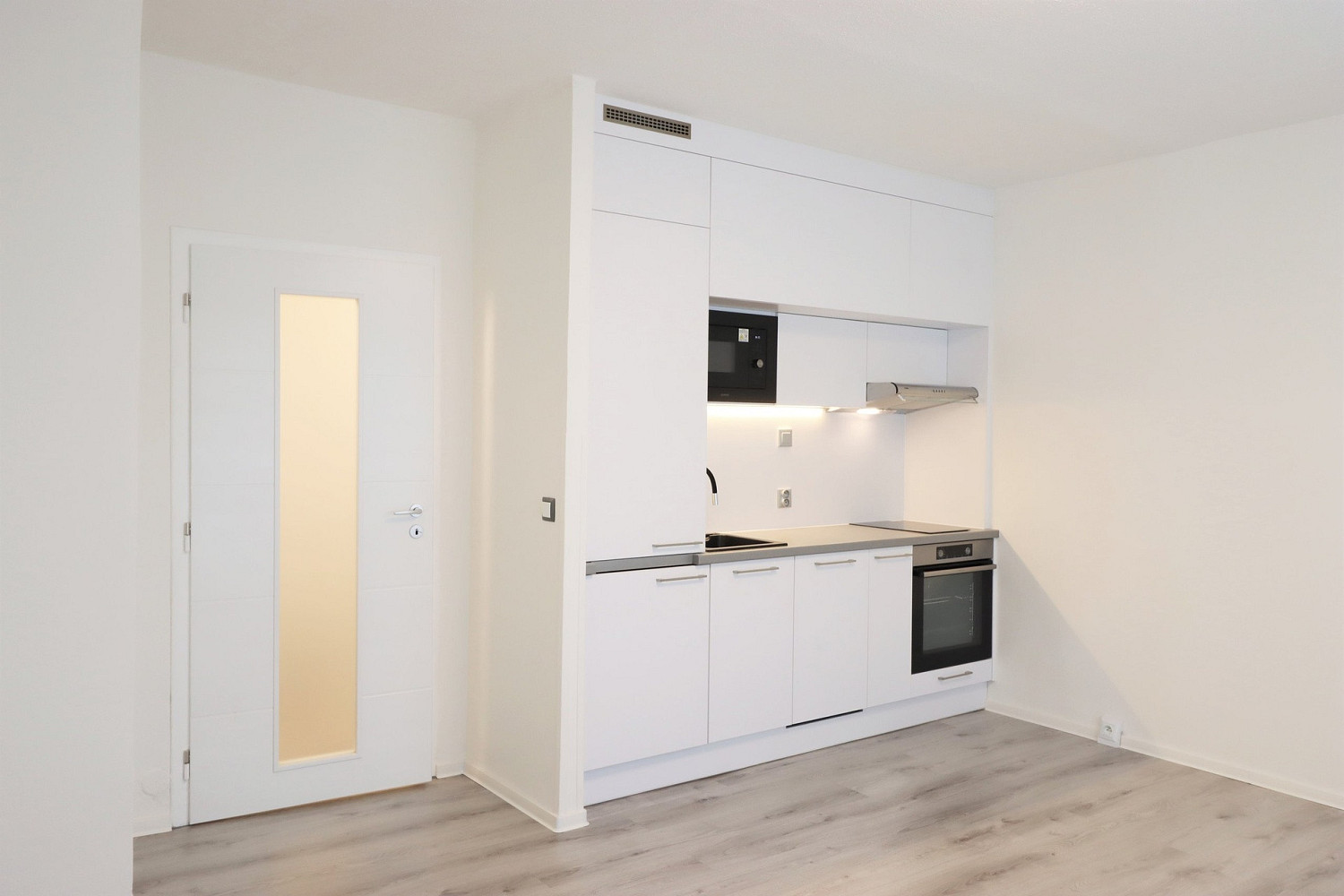 Pronájem bytu 1+kk 32 m² — photo 2