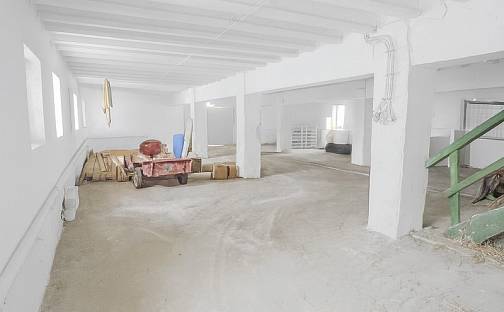 Pronájem výrobních prostor 752 m², Melč, okres Opava