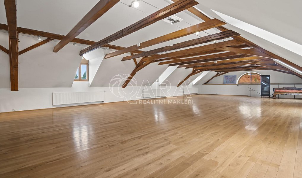 Prodej domu 470 m² s pozemkem 277 m², Praha – náhled fotky 2