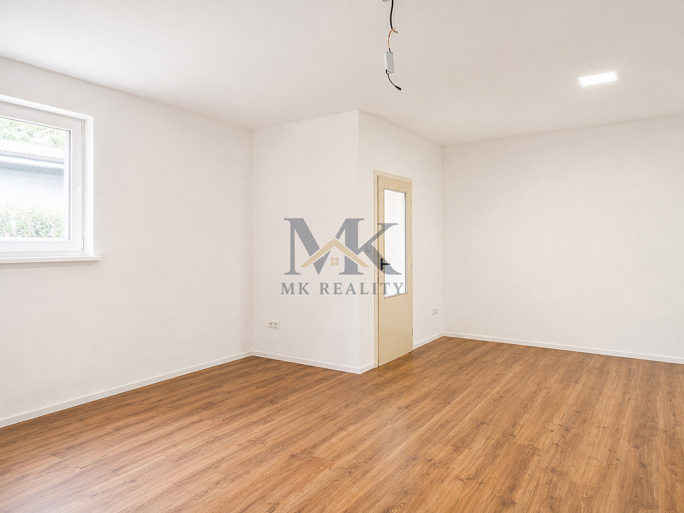 Pronájem bytu 1+1 53 m² – fotografie 2