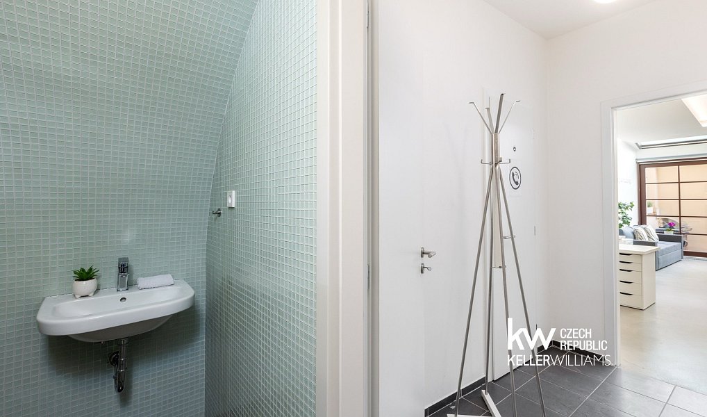 Prodej obchodních prostor 204 m², Praha – náhled fotky 35