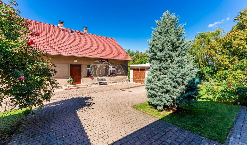 Prodej domu 180 m² s pozemkem 2 065 m², Velký Chlumec – náhled fotky 3