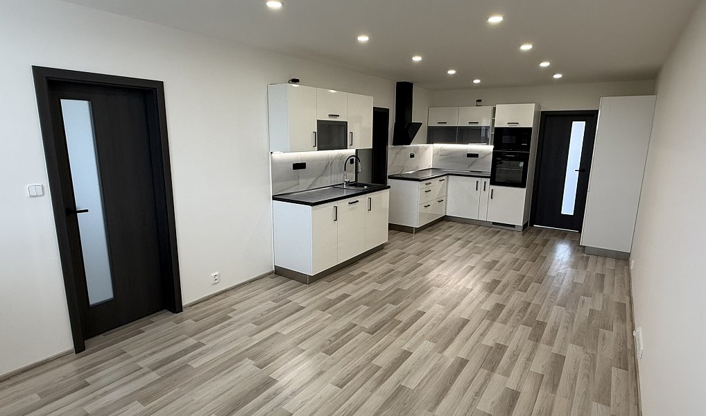 Prodej bytu 3+kk 60 m², Hodonín – náhled fotky 2