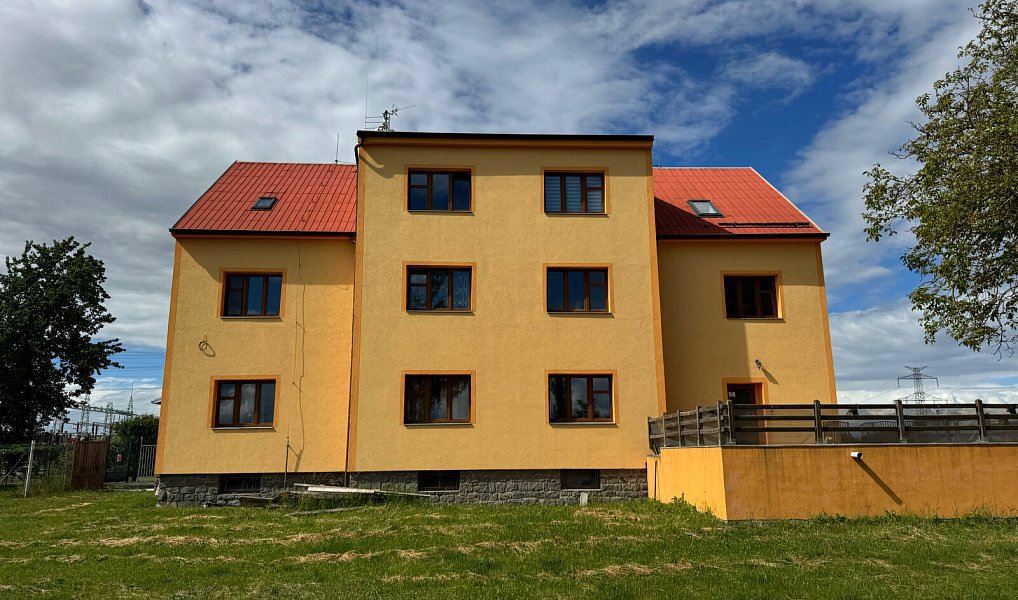 Prodej nájemního domu, činžáku 550 m², Lety – náhled fotky 3