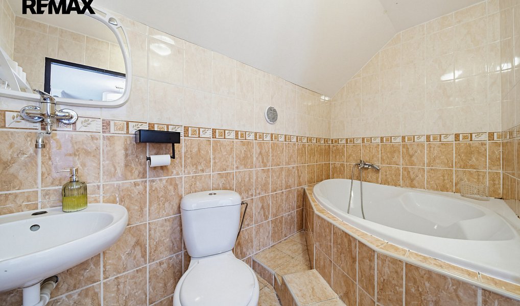 Prodej ubytovacího objektu 980 m², Potůčky – náhled fotky 20