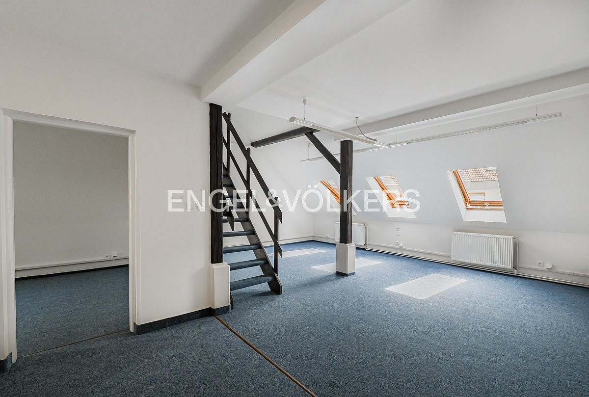 Pronájem kanceláře 115 m² – fotografie 3