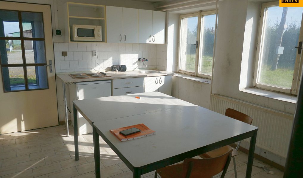 Prodej výrobních prostor 3 983 m², Moravec – náhled fotky 23