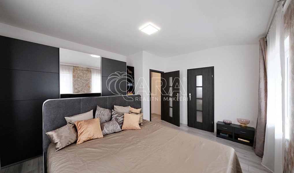 Pronájem domu 124 m² s pozemkem 76 m², Nelahozeves – náhled fotky 11