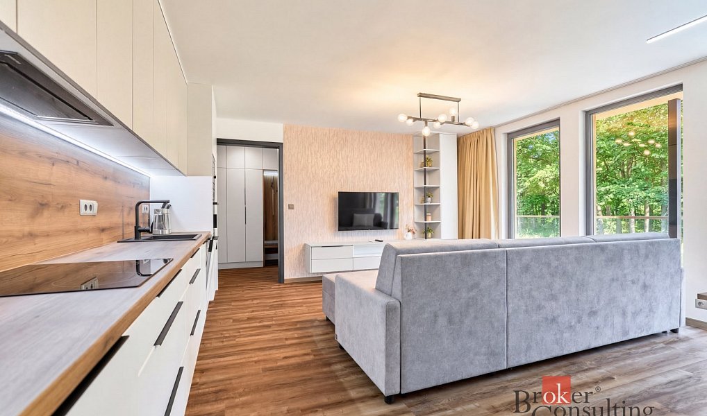 Prodej bytu 2+kk 61 m², Dalovice – náhled fotky 3