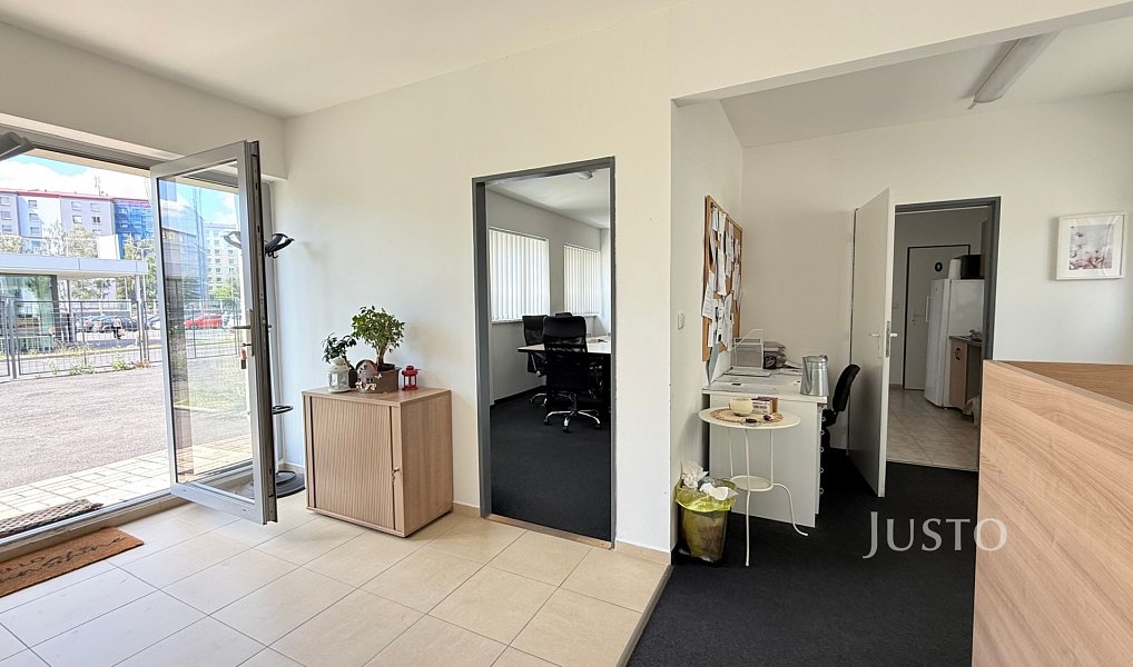 Pronájem obchodních prostor 73 m², Teplice – náhled fotky 2