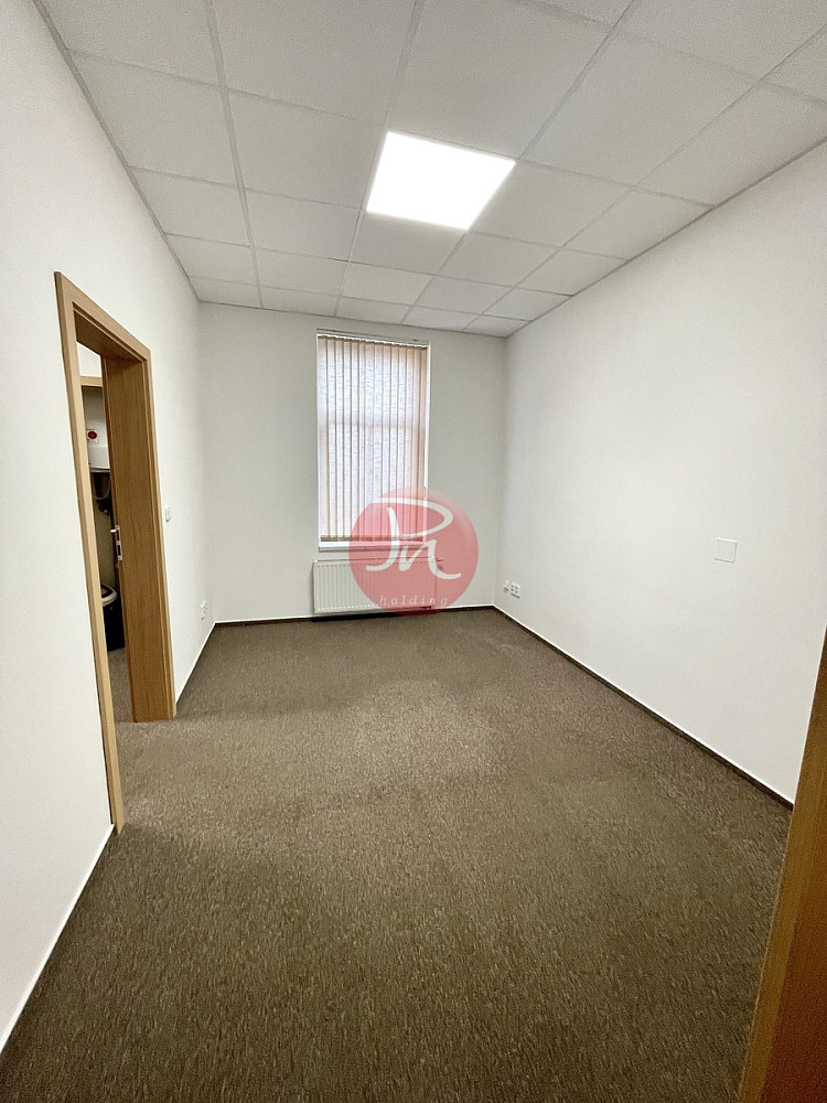 Pronájem kanceláře 78 m² – fotografie 5
