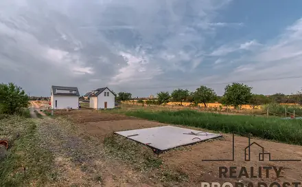 Prodej stavebního pozemku 1 370 m², Znojmo