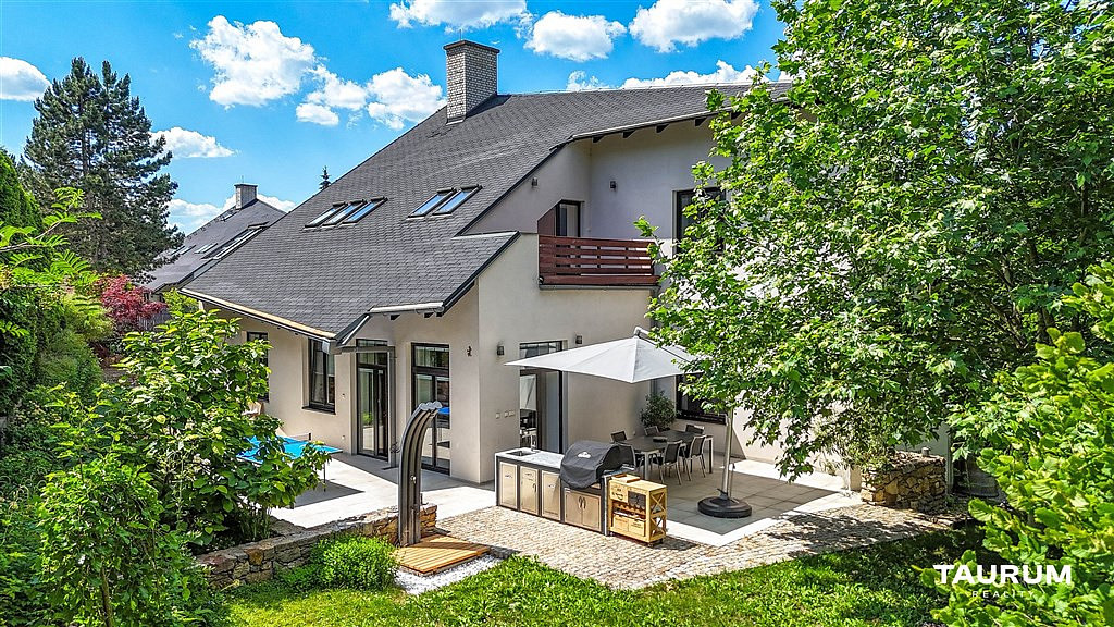 Prodej domu 408 m² s pozemkem 904 m²