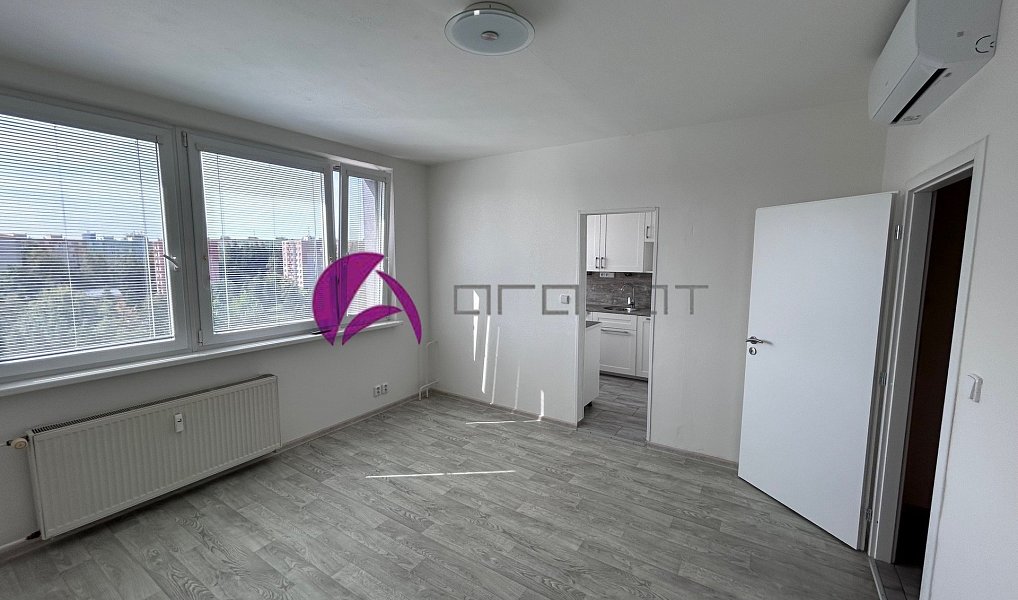 Pronájem bytu 2+1 45 m², Olomouc – náhled fotky 3