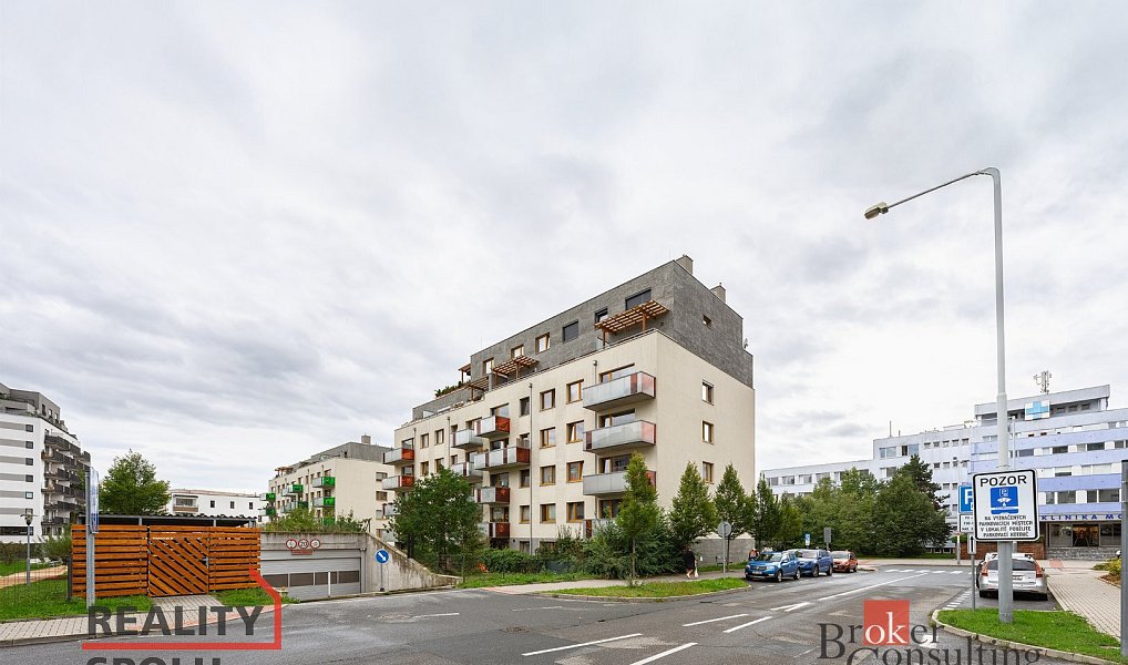 Pronájem bytu 1+kk 37 m², Praha – náhled fotky 14