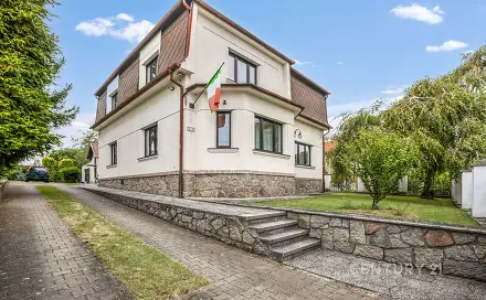 Prodej domu 215 m² s pozemkem 1 960 m², Čs. armády, Škvorec, okres Praha-východ