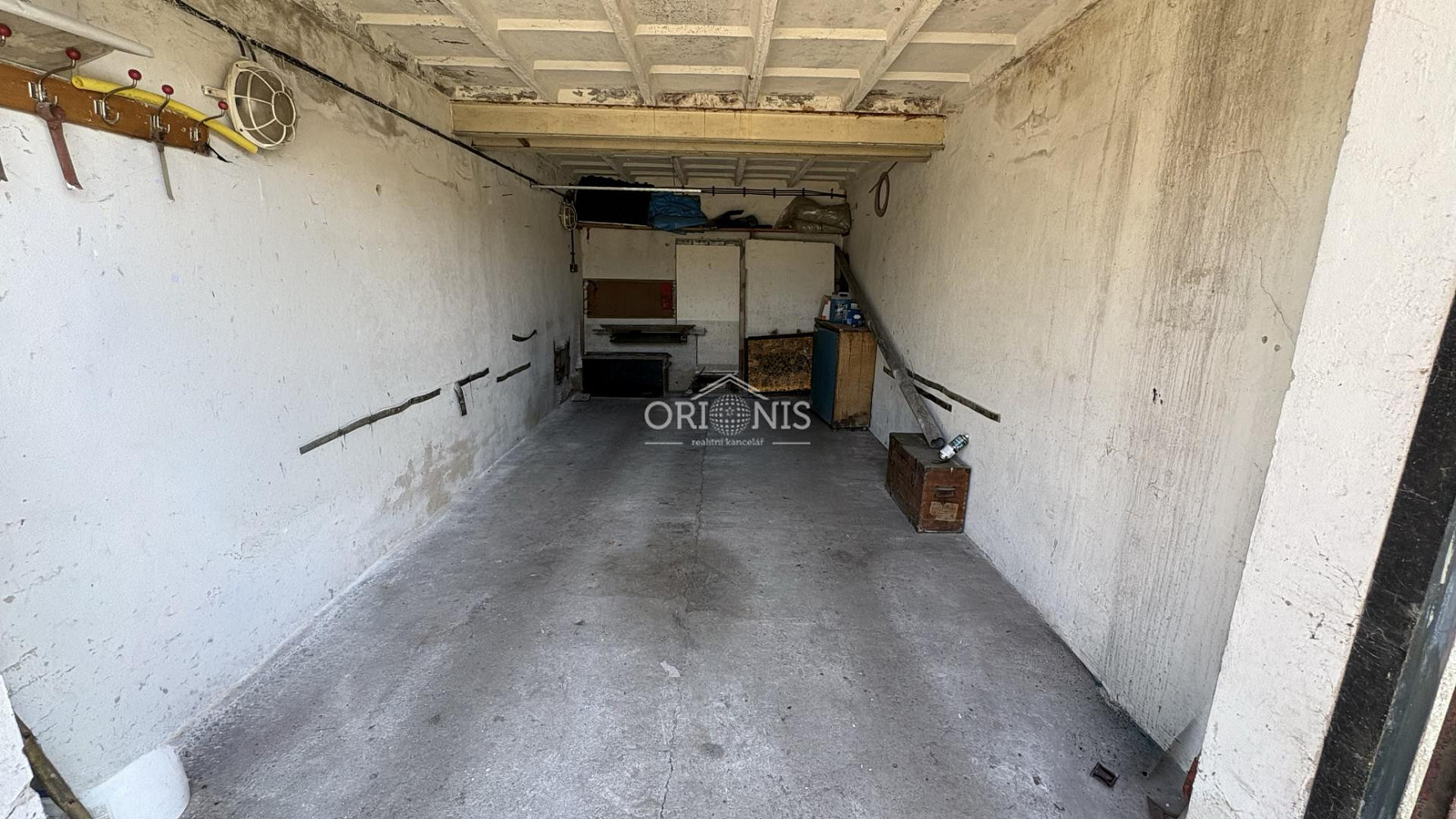 Prodej garáže 22 m2 v oploceném areálu, mostecká — photo 3