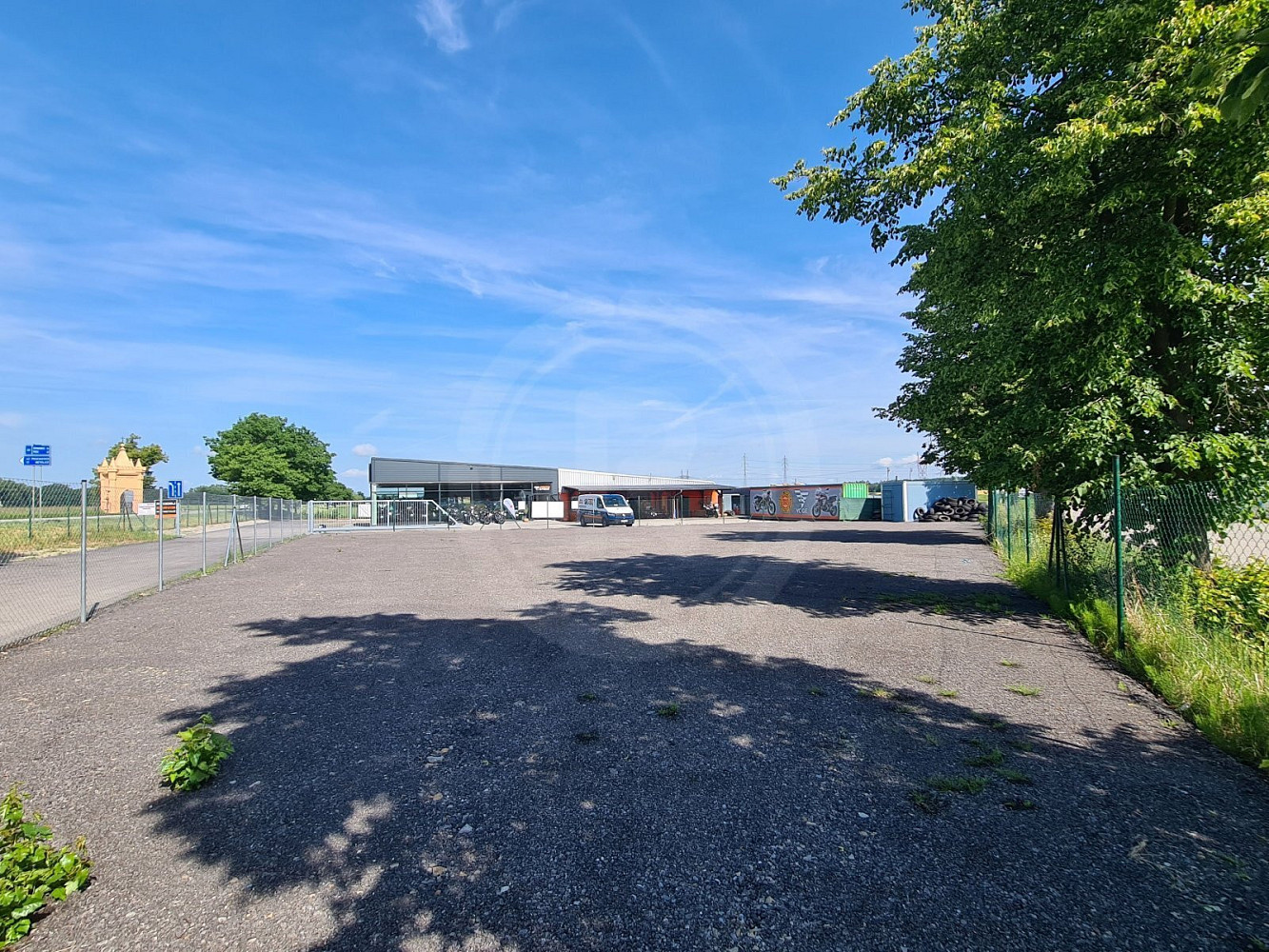 Pronájem komerčního objektu (jiného typu) 1 000 m² – fotografie 3
