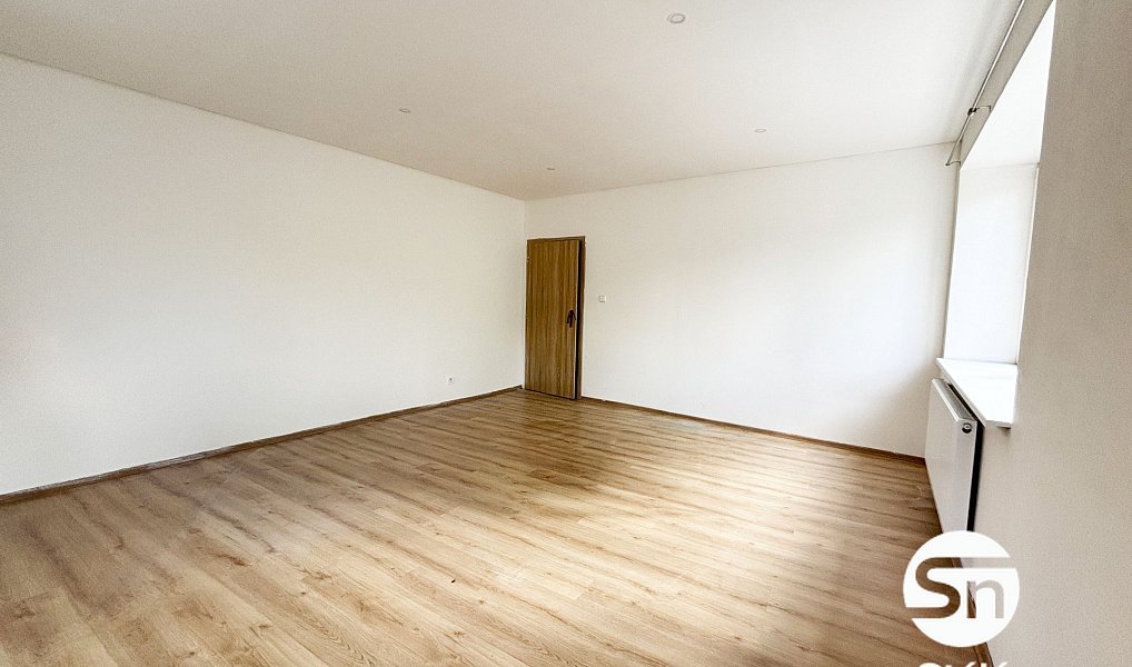 Pronájem bytu 3+1 67 m², Dobrovice – náhled fotky 2
