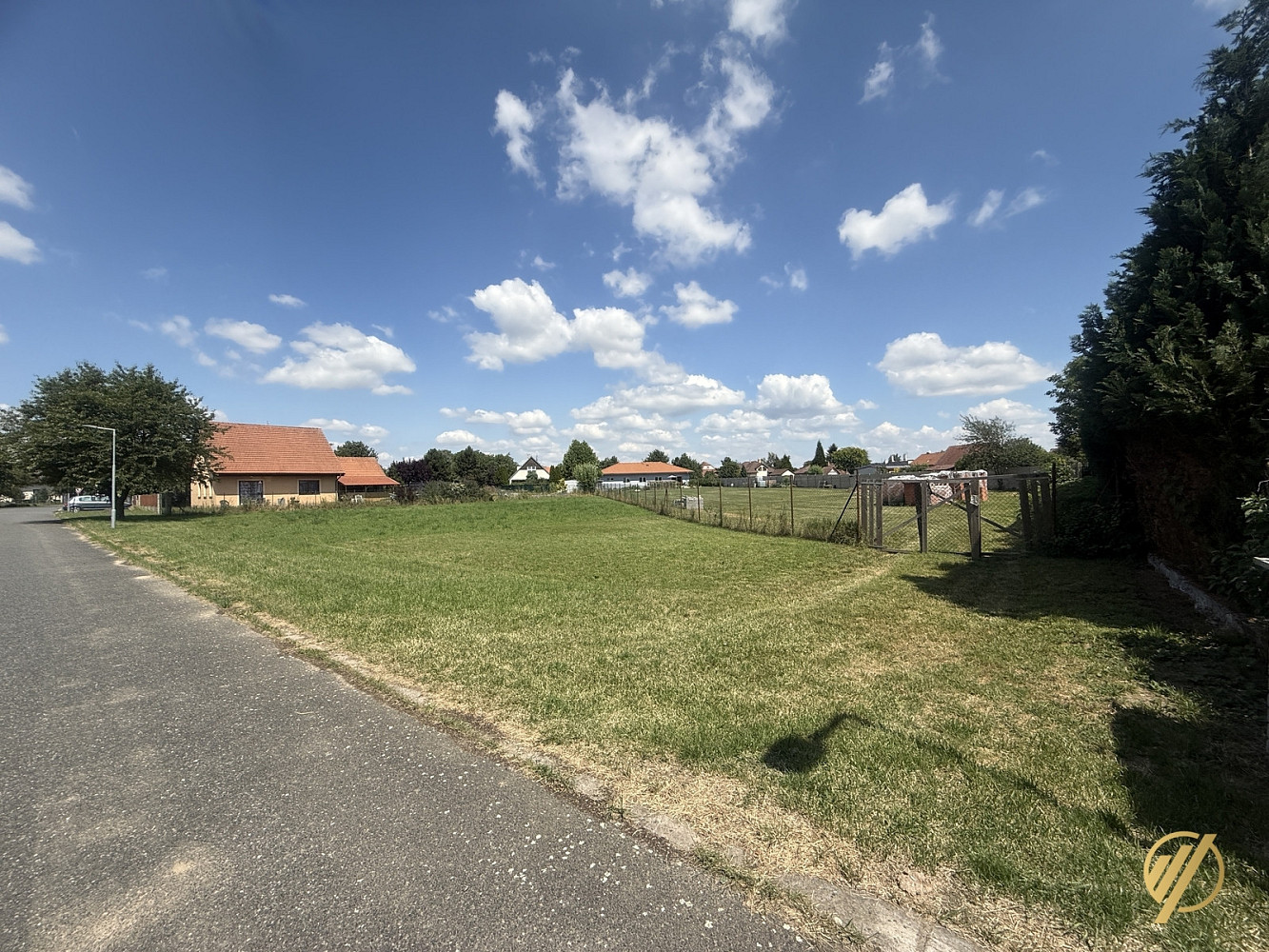 Prodej stavebního pozemku 927 m² – fotografie 3