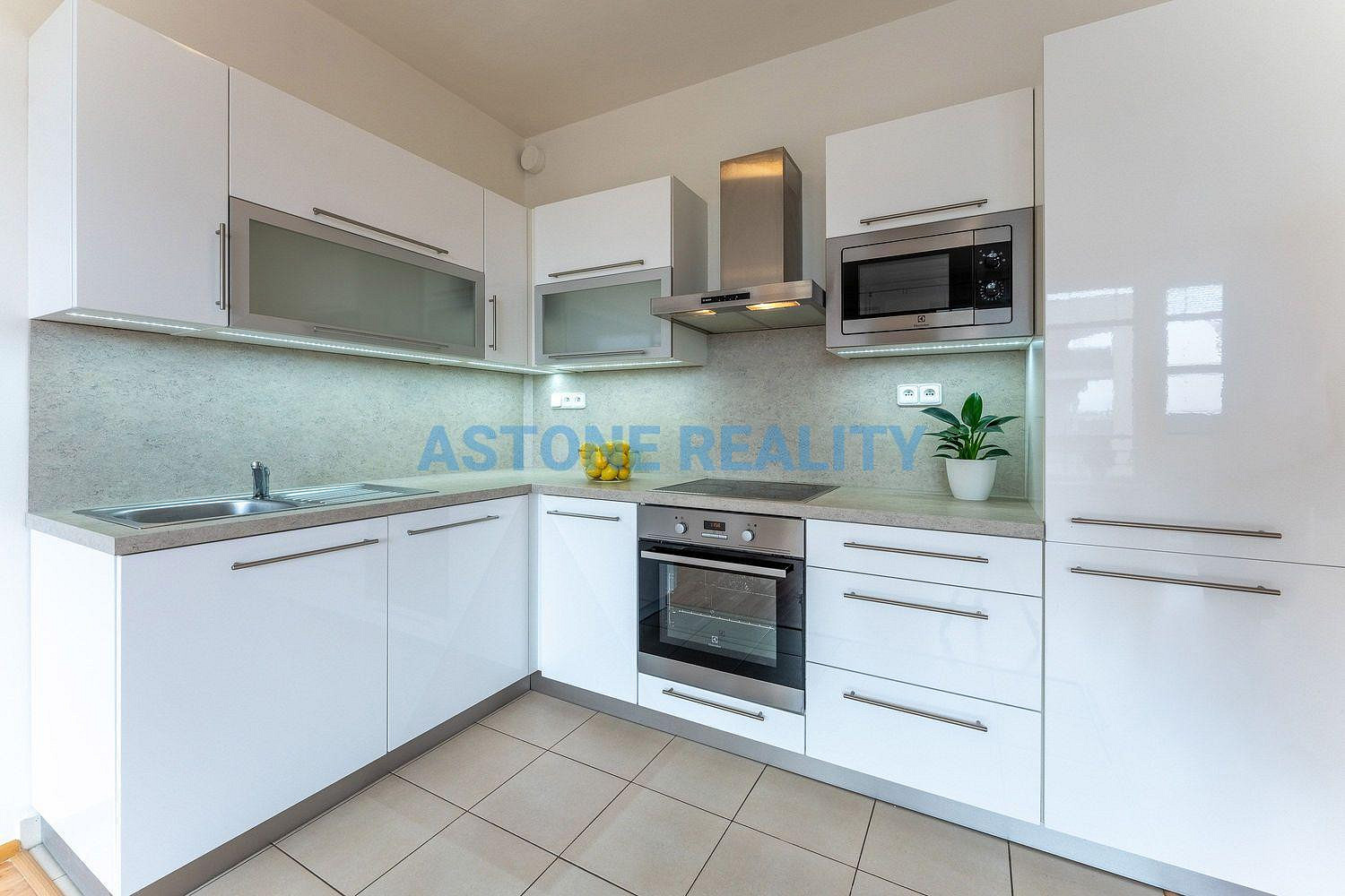 Pronájem bytu 1+kk 42 m² – fotografie 3