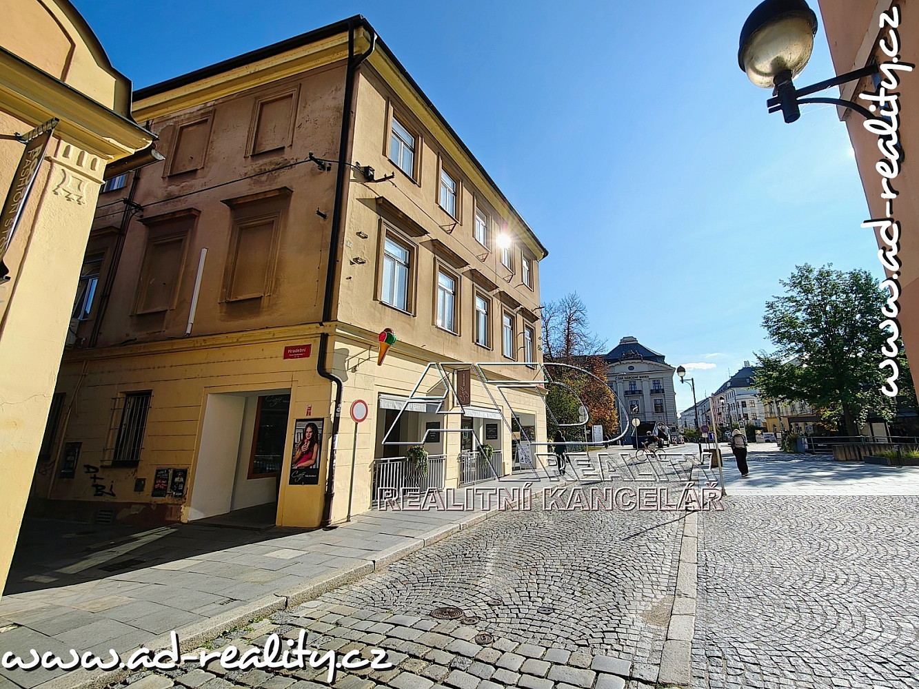 Pronájem kanceláře 210 m² – fotografie 4