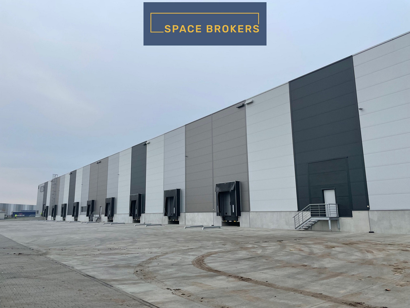 Pronájem skladovacích prostor 5 840 m² – fotografie 2
