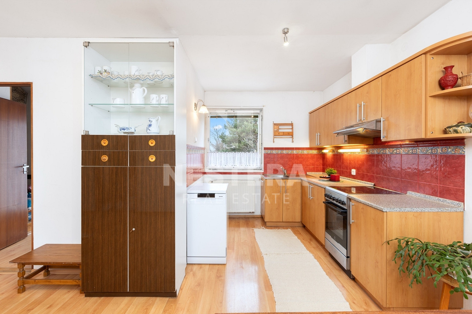 Prodej domu 240 m² s pozemkem 792 m² — photo 4